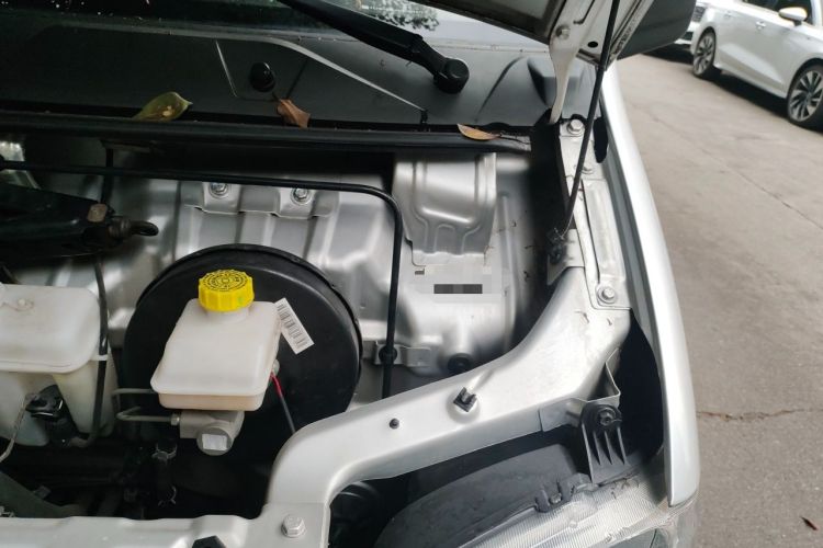 Used Wuling Zhiguang 2020 1.2L Van Utility Model China VI Emission Standard 2 Seats LSI Engine Bay Left