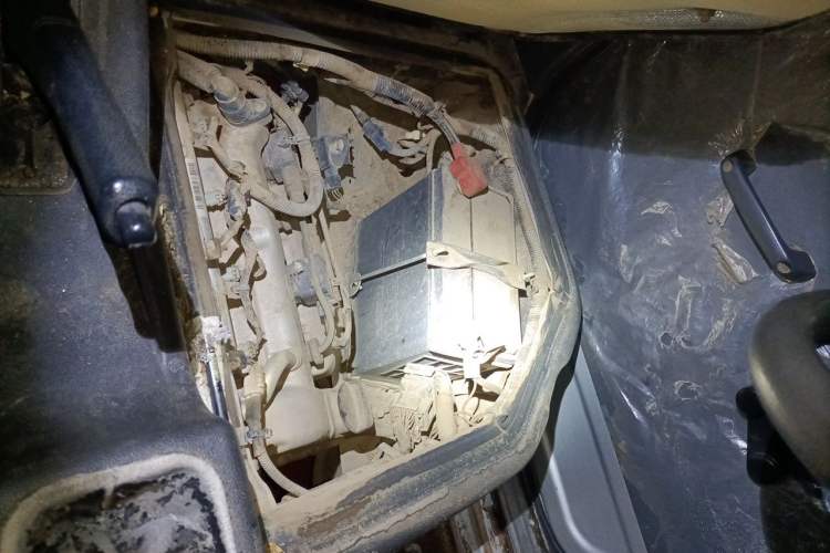 Used Wuling Zhiguang 2020 1.2L Practical Model China VI LSI Engine Bay Left
