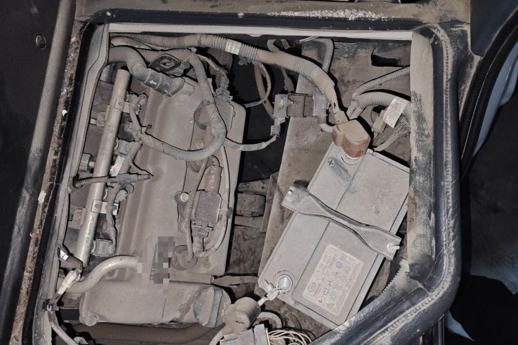 Used Wuling Zhiguang 2020 1.2L Practical Model China VI LSI Engine Bay Left
