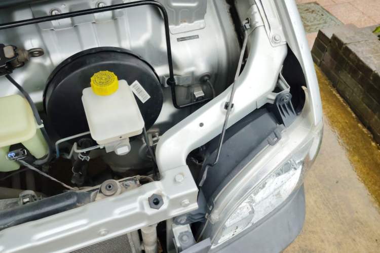 Used Wuling Zhiguang 2020 1.2L Practical Model China VI LSI Engine Bay Left