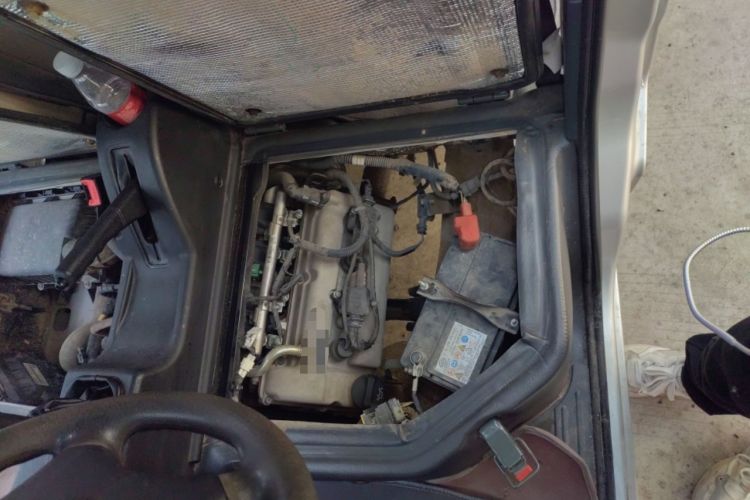 Used Wuling Zhiguang 2020 1.2L Practical Model China VI LSI Engine Bay Left