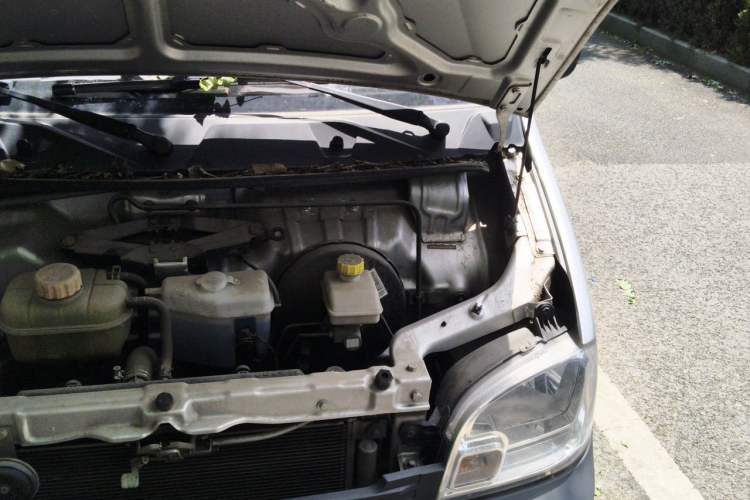 Used Wuling Zhiguang 2020 1.2L Practical Model China VI LSI Engine Bay Left
