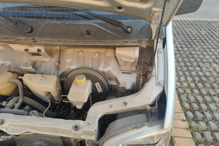 Used Wuling Zhiguang 2020 1.2L Practical Model China VI LSI Engine Bay Left