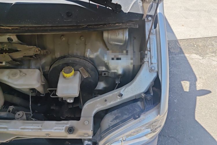 Used Wuling Zhiguang 2020 1.2L Practical Model China VI LSI Engine Bay Left