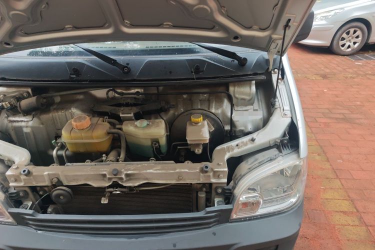 Used Wuling Zhiguang 2020 1.2L Practical Model China VI LSI Engine Bay Left