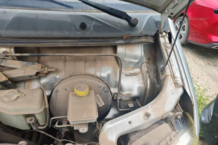 Used Wuling Zhiguang 2020 1.2L Practical Model China VI LSI Engine Bay Left