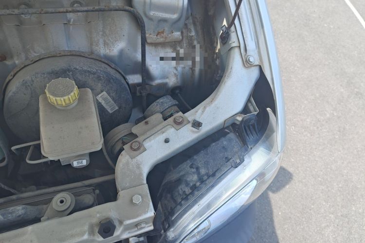 Used Wuling Zhiguang 2020 1.2L Practical Model China VI LSI Engine Bay Left