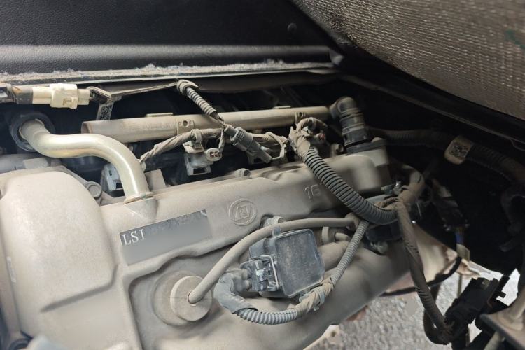 Used Wuling Zhiguang 2020 1.2L Van Utility Model China VI Emission Standard 2 Seats LSI Engine Bay