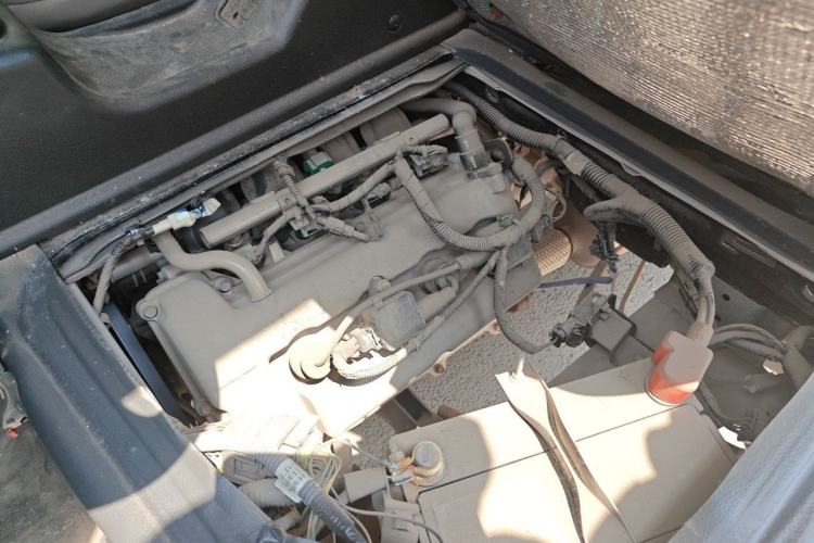 Used Wuling Zhiguang 2020 1.2L Van Utility Model China VI Emission Standard 2 Seats LSI Engine Bay