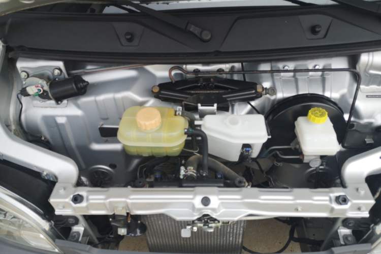 Used Wuling Zhiguang 2020 1.2L Practical Model China VI LSI Engine Bay