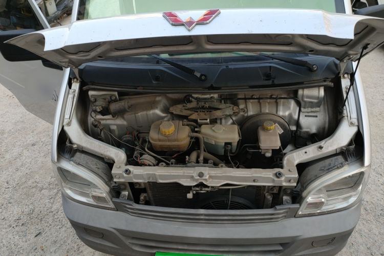 Used Wuling Zhiguang 2020 1.2L Practical Model China VI LSI Engine Bay