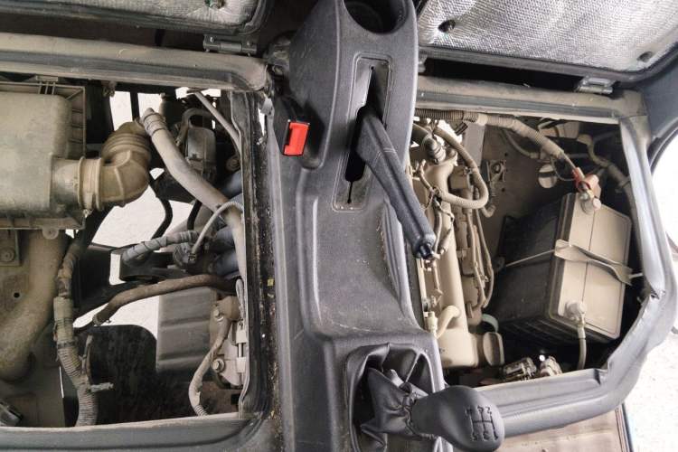 Used Wuling Zhiguang 2020 1.2L Practical Model China VI LSI Engine Bay