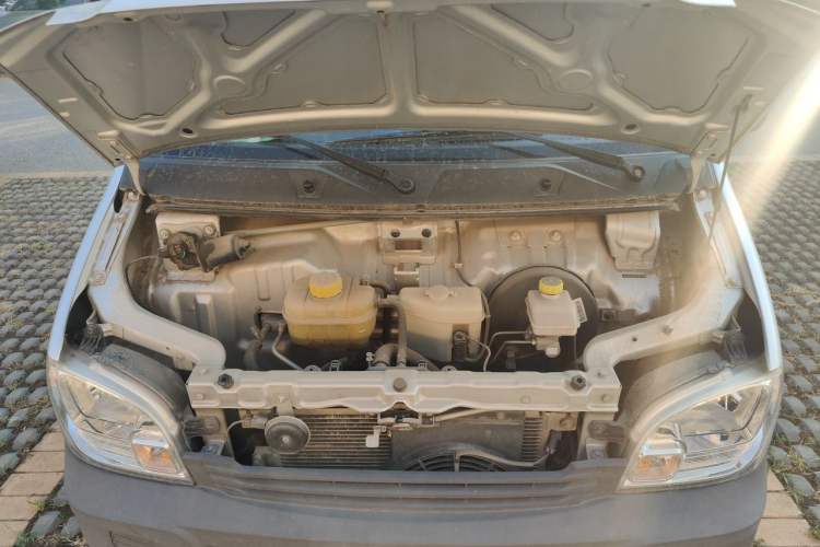 Used Wuling Zhiguang 2020 1.2L Practical Model China VI LSI Engine Bay