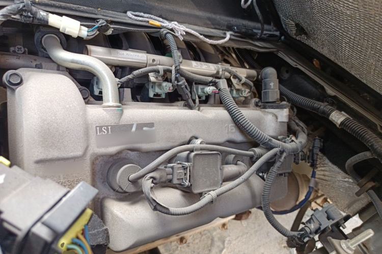Used Wuling Zhiguang 2020 1.2L Van Utility Model China VI Emission Standard 2 Seats LSI Engine Bay