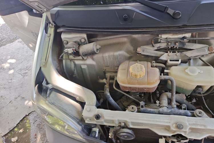 Used Wuling Zhiguang 2020 1.2L Practical Model China VI LSI Engine Bay Right