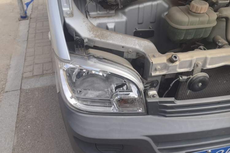 Used Wuling Zhiguang 2020 1.2L Practical Model China VI LSI Engine Bay Right