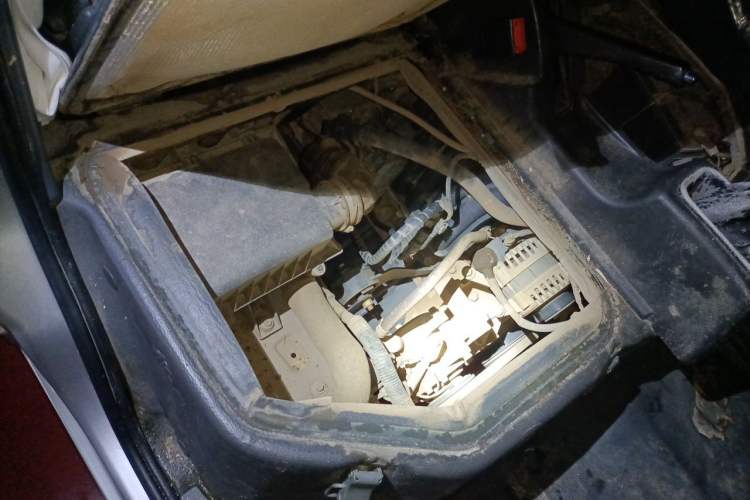 Used Wuling Zhiguang 2020 1.2L Practical Model China VI LSI Engine Bay Right