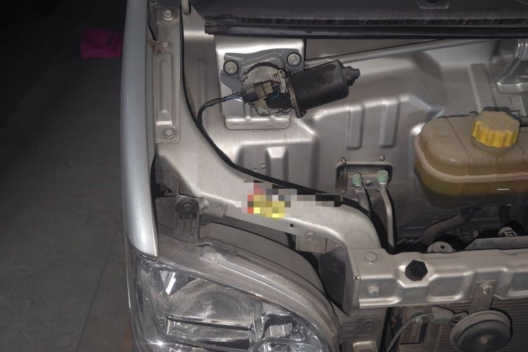 Used Wuling Zhiguang 2020 1.2L Practical Model China VI LSI Engine Bay Right