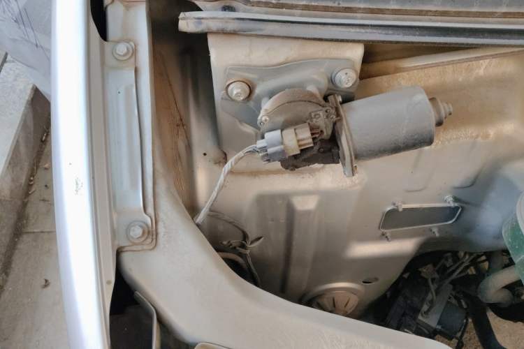 Used Wuling Zhiguang 2020 1.2L Practical Model China VI LSI Engine Bay Right