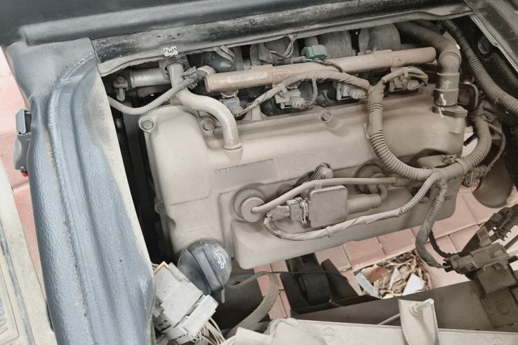 Used Wuling Zhiguang 2020 1.2L Practical Model China VI LSI Engine Bay Right