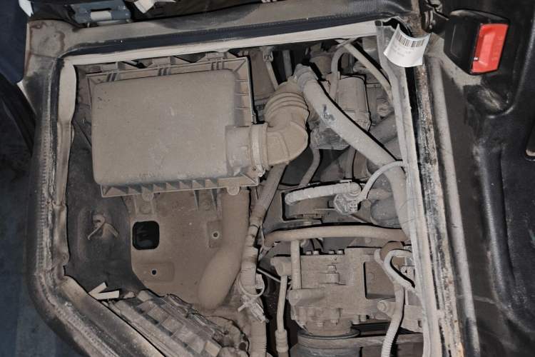 Used Wuling Zhiguang 2020 1.2L Practical Model China VI LSI Engine Bay Right