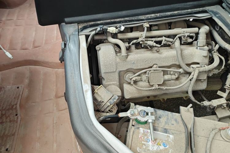Used Wuling Zhiguang 2020 1.2L Practical Model China VI LSI Engine Bay Right