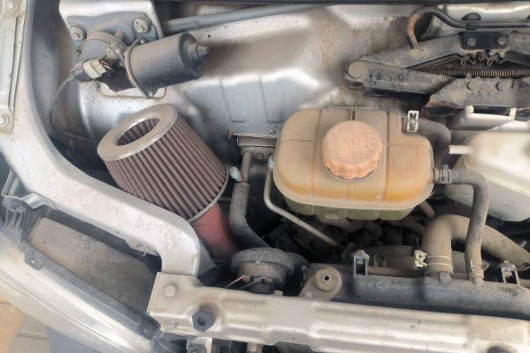 Used Wuling Zhiguang 2020 1.2L Practical Model China VI LSI Engine Bay Right