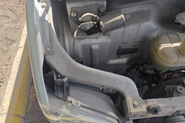 Used Wuling Zhiguang 2020 1.2L Practical Model China VI LSI Engine Bay Right