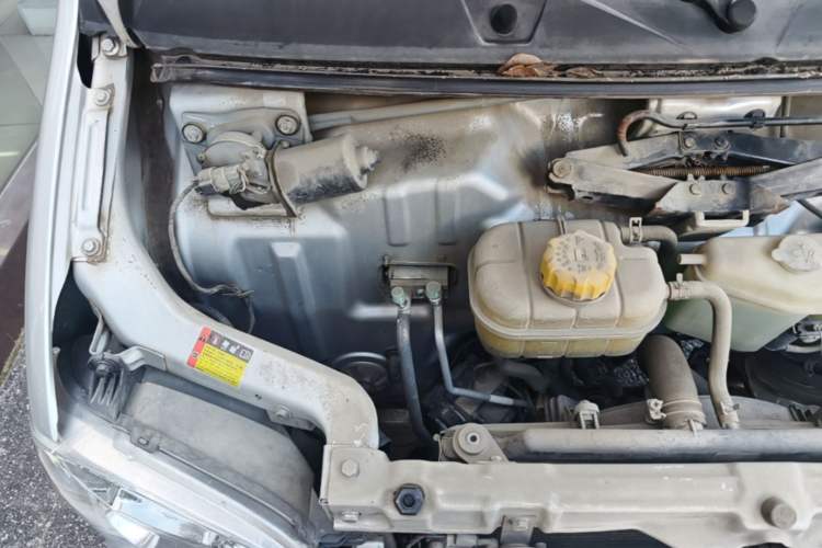 Used Wuling Zhiguang 2020 1.2L Practical Model China VI LSI Engine Bay Right