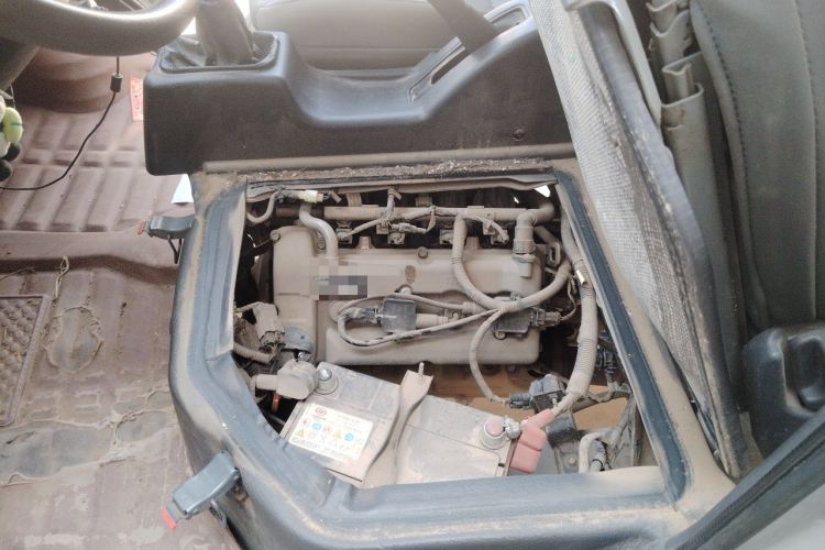 Used Wuling Zhiguang 2020 1.2L Practical Model China VI LSI Engine Bay Right