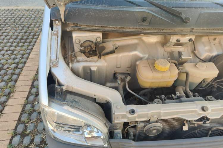 Used Wuling Zhiguang 2020 1.2L Practical Model China VI LSI Engine Bay Right