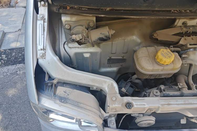 Used Wuling Zhiguang 2020 1.2L Practical Model China VI LSI Engine Bay Right