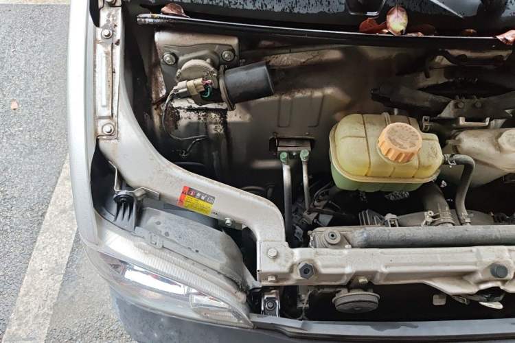 Used Wuling Zhiguang 2020 1.2L Practical Model China VI LSI Engine Bay Right
