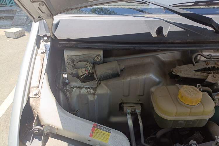 Used Wuling Zhiguang 2020 1.2L Practical Model China VI LSI Engine Bay Right