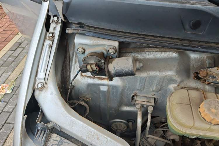 Used Wuling Zhiguang 2020 1.2L Practical Model China VI LSI Engine Bay Right