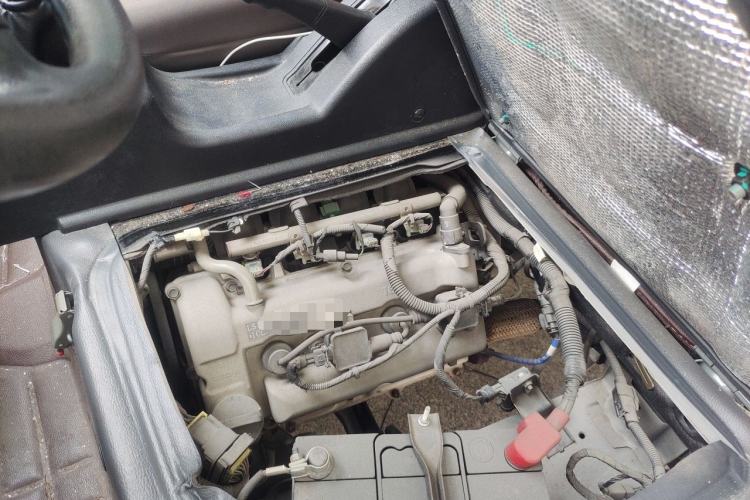 Used Wuling Zhiguang 2020 1.2L Practical Model China VI LSI Engine Bay