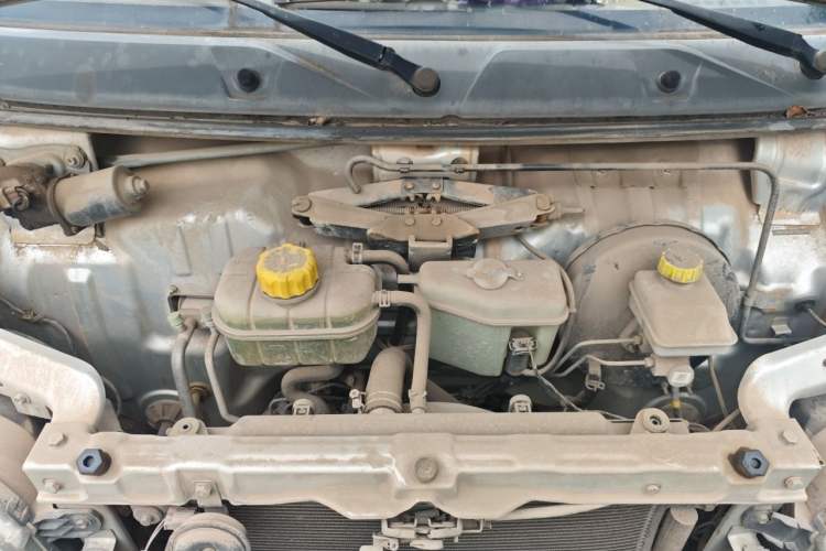 Used Wuling Zhiguang 2020 1.2L Practical Model China VI LSI Engine Bay