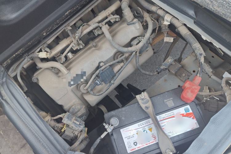 Used Wuling Zhiguang 2020 1.2L Practical Model China VI LSI Engine Bay