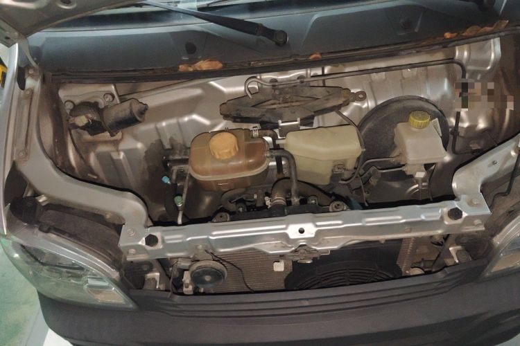 Used Wuling Zhiguang 2020 1.2L Practical Model China VI LSI Engine Bay