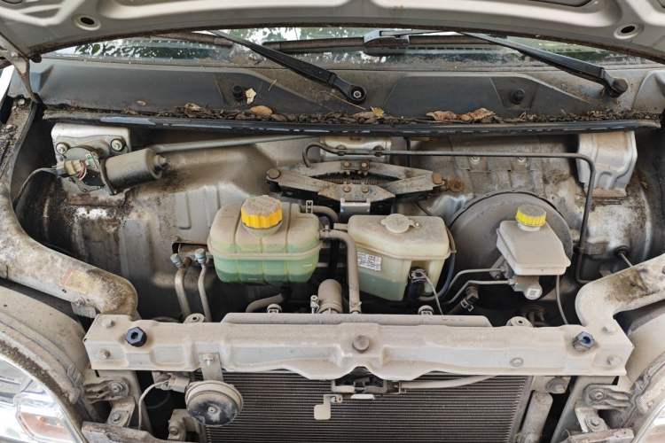 Used Wuling Zhiguang 2020 1.2L Practical Model China VI LSI Engine Bay