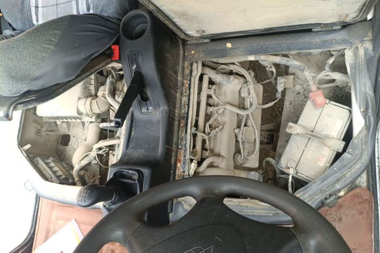 Used Wuling Zhiguang 2020 1.2L Practical Model China VI LSI Engine Bay
