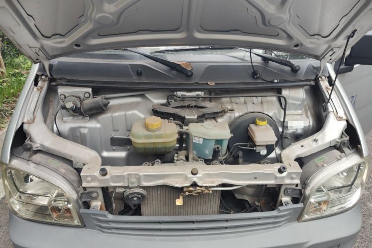 Used Wuling Zhiguang 2020 1.2L Practical Model China VI LSI Engine Bay