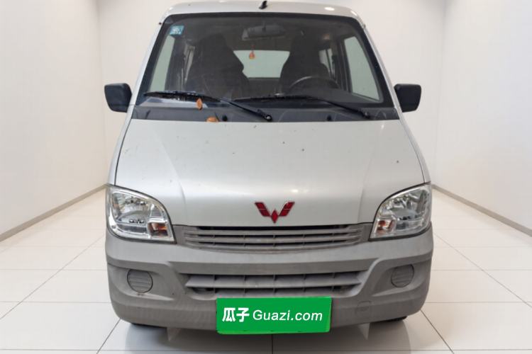 Used Wuling Zhiguang 2020 1.2L Van Utility Model China VI Emission Standard 5-Seater LSI Exterior 1