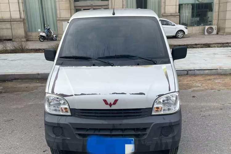 Used Wuling Zhiguang 2020 1.2L Van Utility Model China VI Emission Standard 5-Seater LSI Exterior 1