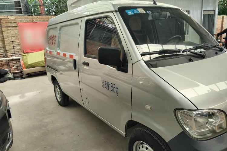 Used Wuling Zhiguang 2020 1.2L Van Utility Model China VI Emission Standard 2 Seats LSI Exterior 2