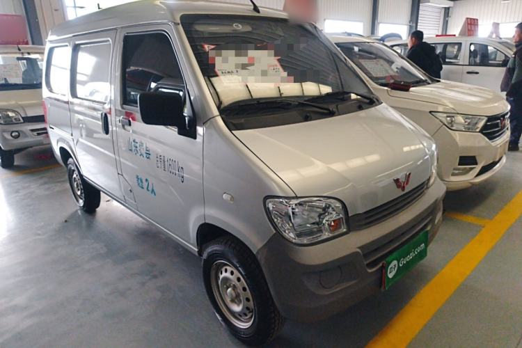Used Wuling Zhiguang 2020 1.2L Van Utility Model China VI Emission Standard 2 Seats LSI Exterior 2