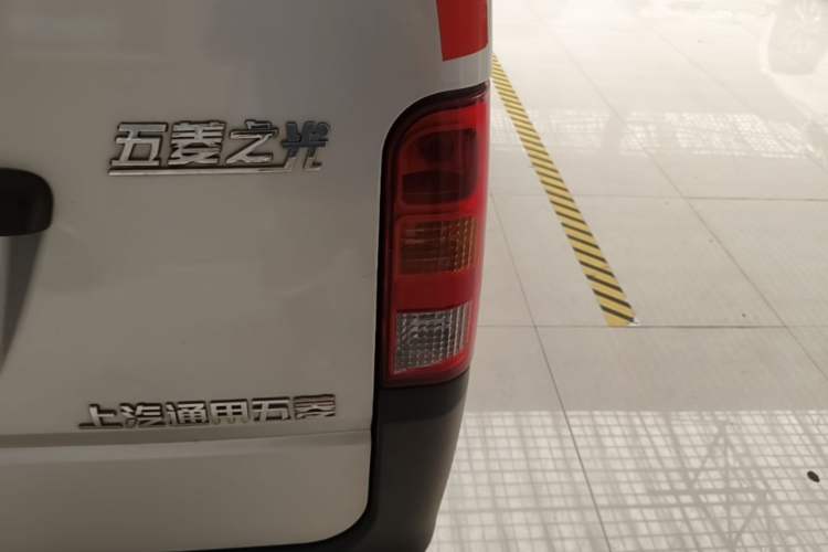 Used Wuling Zhiguang 2020 1.2L Van Utility Model China VI Emission Standard 2 Seats LSI Exterior 3
