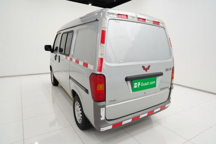 Used Wuling Zhiguang 2020 1.2L Van Utility Model China VI Emission Standard 5-Seater LSI Exterior 3