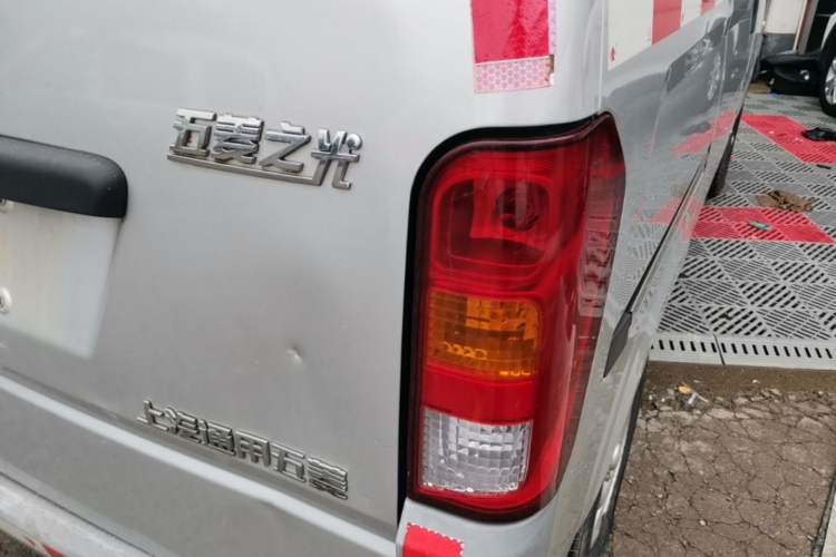 Used Wuling Zhiguang 2020 1.2L Van Utility Model China VI Emission Standard 2 Seats LSI Exterior 3
