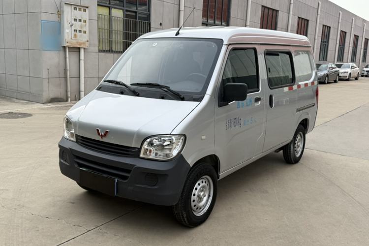 Used Wuling Zhiguang 2020 1.2L Van Utility Model China VI Emission Standard 5-Seater LSI Exterior 4